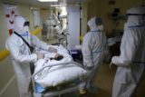 V štyroch krajských nemocniciach je obsadených 107 covidových lôžok