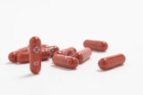 Veľká Británia podmienečne schválila tabletku proti ochoreniu COVID-19 od firmy Merck