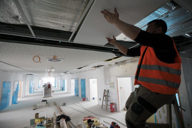 ZDRAVOTNÍCTVO: Stavebné práce na lôžkovej časti rozostavanej Nemocnice Bory v Bratislave počas prehliadky. Bratislave